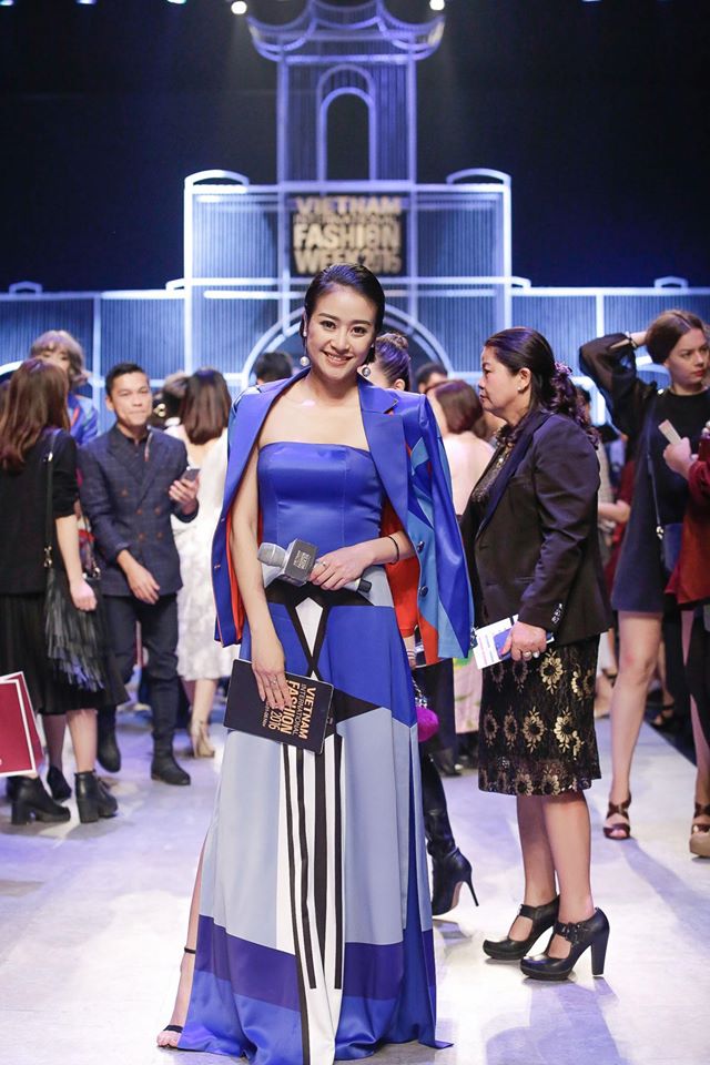 MC Phí Linh cá tính, đầy biến hóa tại Vietnam International Fashion Week - Ảnh 1.