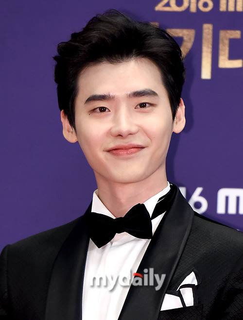 Lee Jong Suk - Han Hyo Joo thi nhau cuỗm giải tại MBC Drama Awards - Ảnh 6.