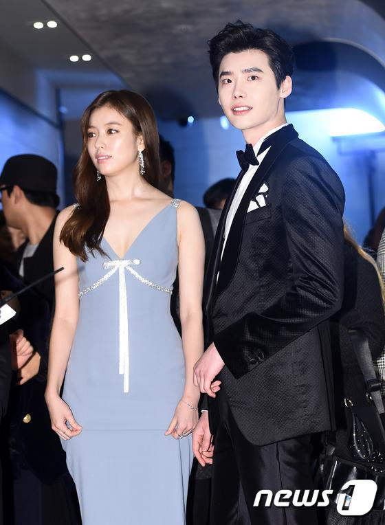 Lee Jong Suk - Han Hyo Joo thi nhau cuỗm giải tại MBC Drama Awards - Ảnh 2.