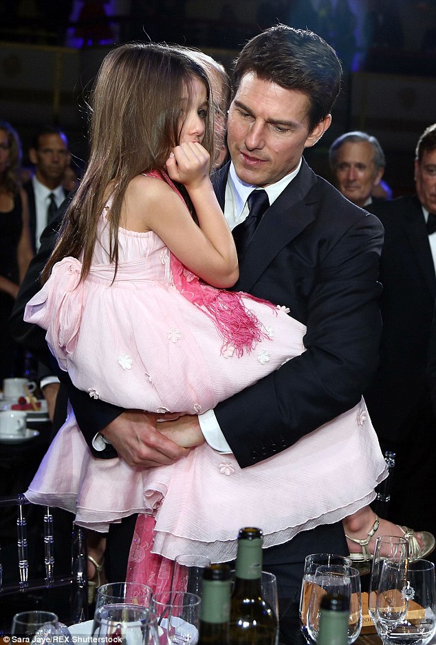Tom Cruise đã liên hệ lại với con gái sau thời gian dài ghẻ lạnh - Ảnh 1.