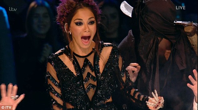 Tử thần ghé thăm The X-Factor, giám khảo sợ hãi bật dậy khỏi ghế nóng - Ảnh 5.