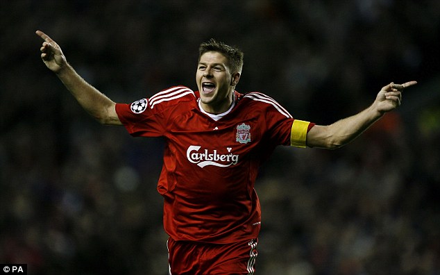 Gerrard và những bức ảnh để đời trong sự nghiệp quần đùi áo số - Ảnh 9.