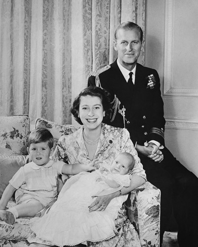 Ngưỡng mộ cuộc hôn nhân kéo dài 69 năm của Nữ hoàng Elizabeth II - Ảnh 5.