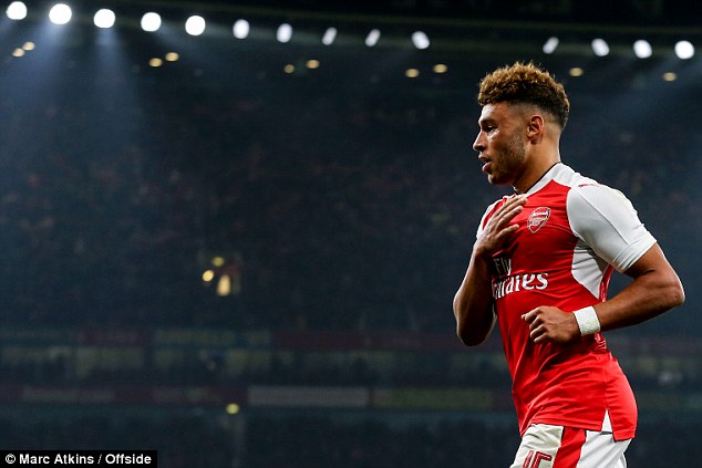 Alex Oxlade-Chamberlain đang trong tầm ngắm của Liverpool Alex Oxlade-Chamberlain đang trong tầm ngắm của Liverpool