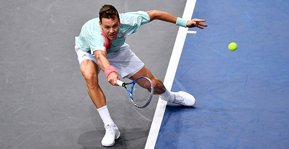 Paris Masters: Berdych nhọc nhằn đi tiếp, Isner khởi đầu thuận lợi - Ảnh 1.