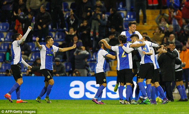 Cúp Nhà Vua Tây Ban Nha: Barcelona bị đội bóng tí hon Hercules cầm hòa - Ảnh 2.