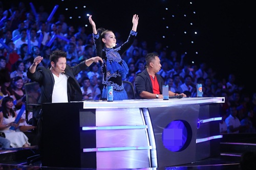 Khoảnh khắc quậy của Thu Minh và thí sinh ở CK Vietnam Idol - Ảnh 9.