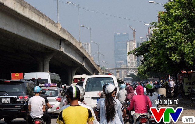 Lượng khách đi xe bus giảm và lời giải cho bài toán tắc đường - Ảnh 2.