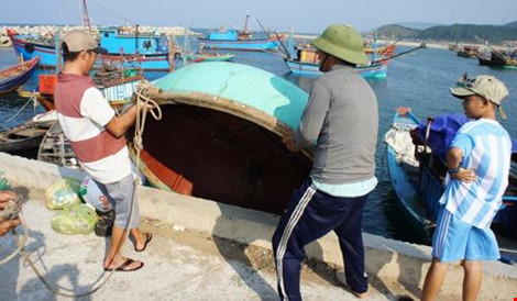 Hàng loạt chính sách hỗ trợ ngư dân miền Trung sau sự cố môi trường - Ảnh 1.