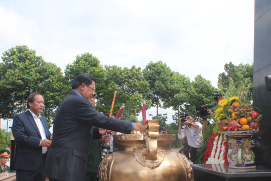 Thủ tướng Campuchia Hun Sen thăm di tích lịch sử Long Giao - Ảnh 1.