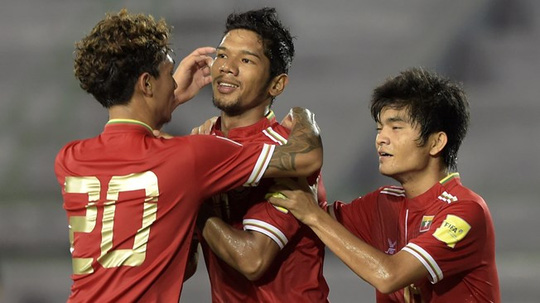 HLV Myanmar giải thích lí do loại hai ngôi sao hàng đầu khỏi AFF Suzuki Cup - Ảnh 1.