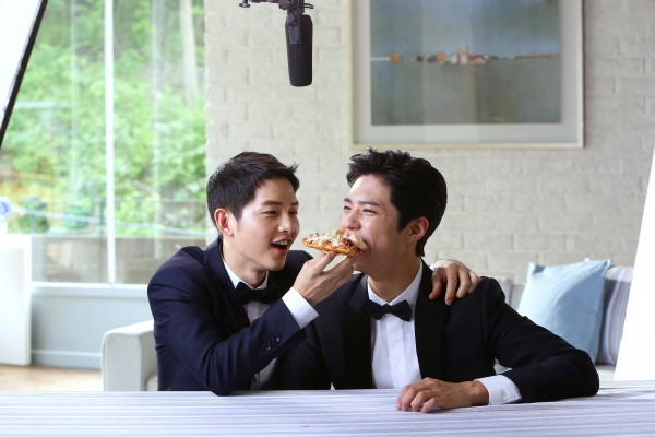 Fan đổ xô đi ăn Pizza vì Song Joong Ki - Ảnh 1.