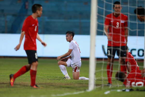 VIDEO U19 Việt Nam 0-0 U19 Singapore: Vô duyên đến ngỡ ngàng - Ảnh 1.