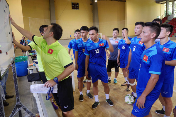 ĐT Futsal Việt Nam - Paraguay: Viết tiếp câu chuyện cổ tích (8h00, 15/9) - Ảnh 1.