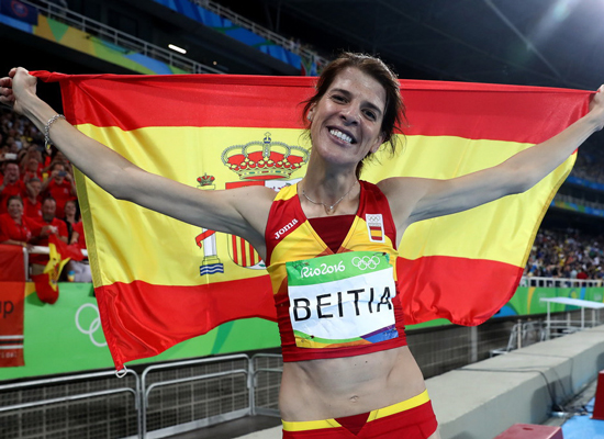  Olympic 2016: HCV lịch sử của Adams và Beitia  - Ảnh 1.