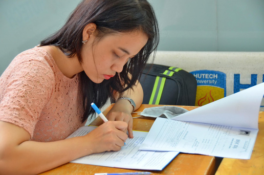 Hạ điểm chuẩn: Bất công! - Ảnh 1.