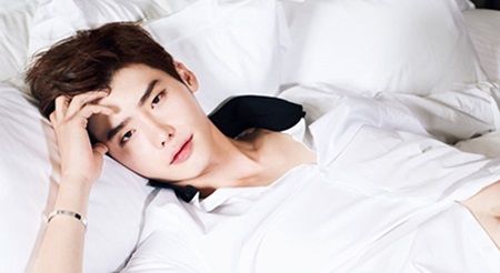 Lee Jong Suk tiết lộ bí quyết chọn kịch bản trăm trận trăm thắng - Ảnh 1.