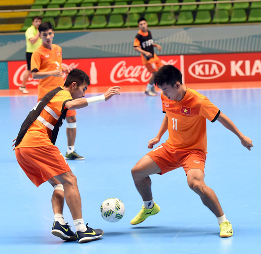 Tuyển Futsal Việt Nam đã có mặt tại Medellin sau hơn nửa ngày di chuyển - Ảnh 5.