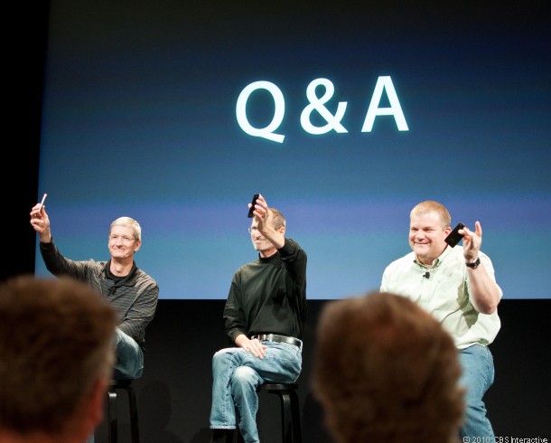 CEO Tim Cook lý giải vì sao tai nghe AirPods không dễ rơi như nhiều người lo ngại - Ảnh 1.