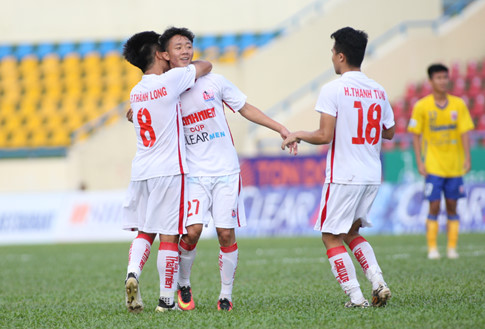 U21 HAGL thắng kịch tính U21 Đồng Tháp nhờ bàn thắng phút bù giờ - Ảnh 1.