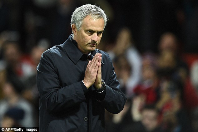 MU chìm trong thất vọng: Giờ thì ai phản bội Mourinho? - Ảnh 2.