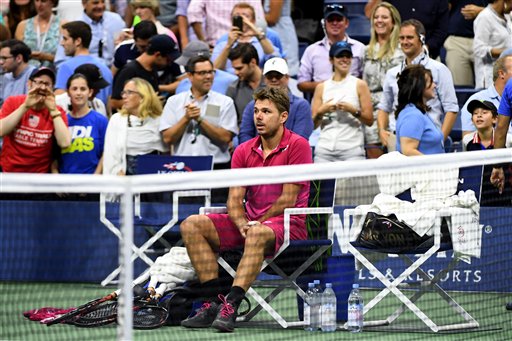  Nhìn lại chiến thắng ngọt ngào của Wawrinka trước Djokovic - Ảnh 13.