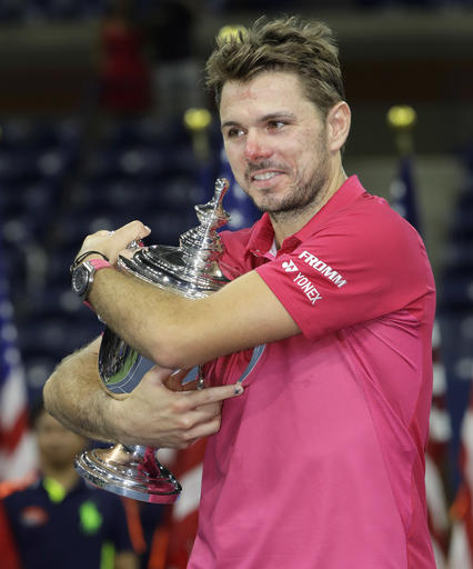  Nhìn lại chiến thắng ngọt ngào của Wawrinka trước Djokovic - Ảnh 19.