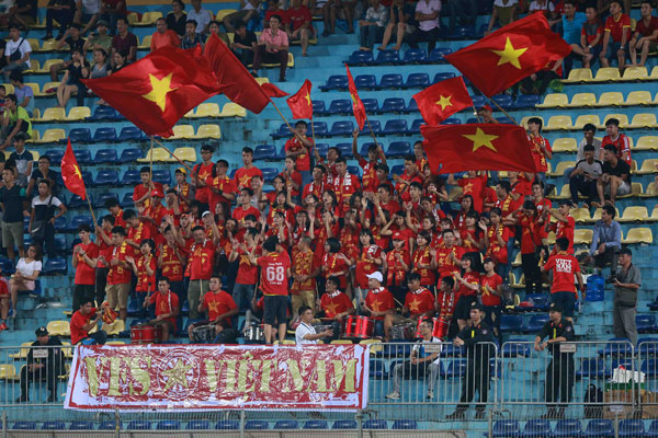 VIDEO U19 Việt Nam 0-0 U19 Singapore: Vô duyên đến ngỡ ngàng - Ảnh 2.