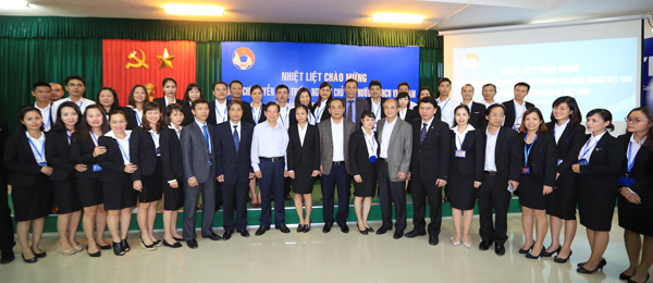 Nguyên Chủ tịch nước Nguyễn Minh Triết thăm và động viên các ĐT Việt Nam - Ảnh 9.