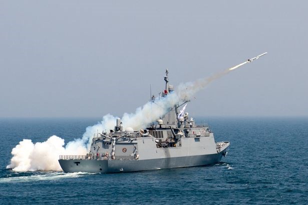 Hàn Quốc nổ súng cảnh cáo tàu Triều Tiên vi phạm ranh giới biển- Ảnh 2. Hàn Quốc nổ súng cảnh cáo tàu Triều Tiên vi phạm ranh giới biển- Ảnh 2.