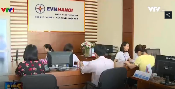 Thoáng hết mức việc đóng tiền điện cho người dân Hà Nội - Ảnh 1.