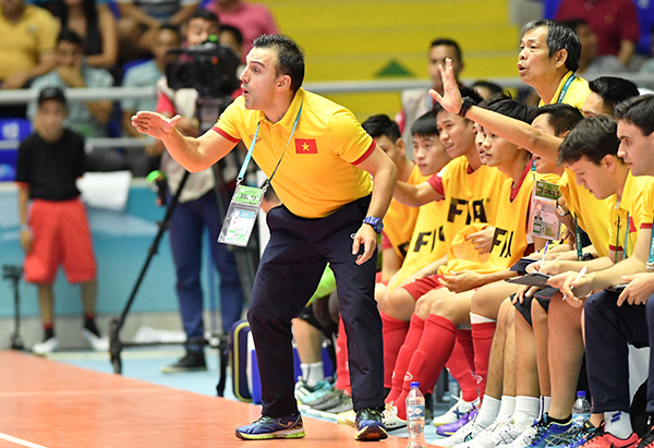 HLV Bruno Formoso chia tay ĐT futsal Việt Nam - Ảnh 1.