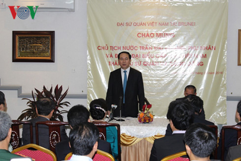 Chủ tịch nước gặp cộng đồng người Việt tại Brunei - Ảnh 1.