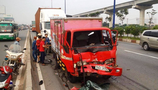 Tai nạn liên hoàn trên Xa lộ Hà Nội (TP.HCM) - Ảnh 1.