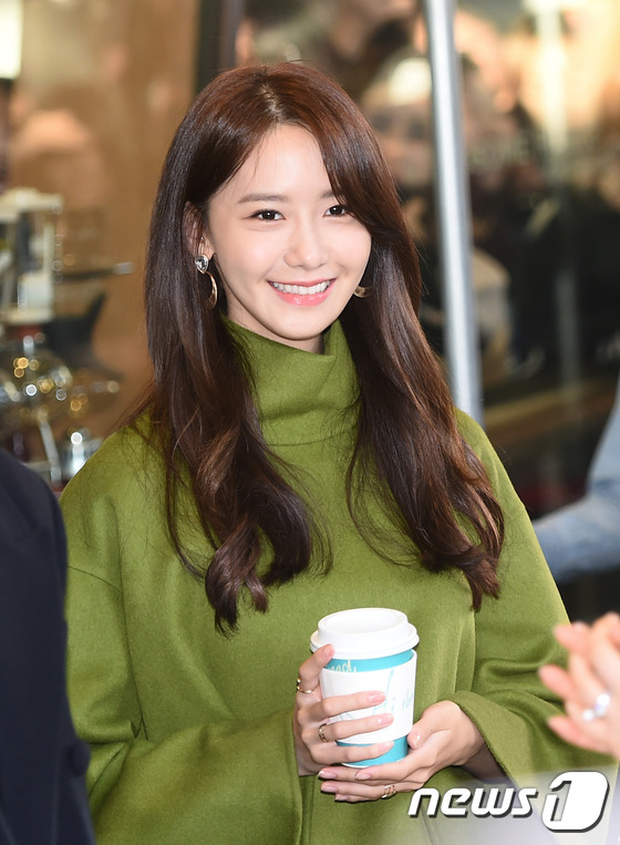 Diện váy ngắn, Yoona (SNSD) lộ chân vòng kiềng bên tài tử Ji Chang Wook - Ảnh 3.