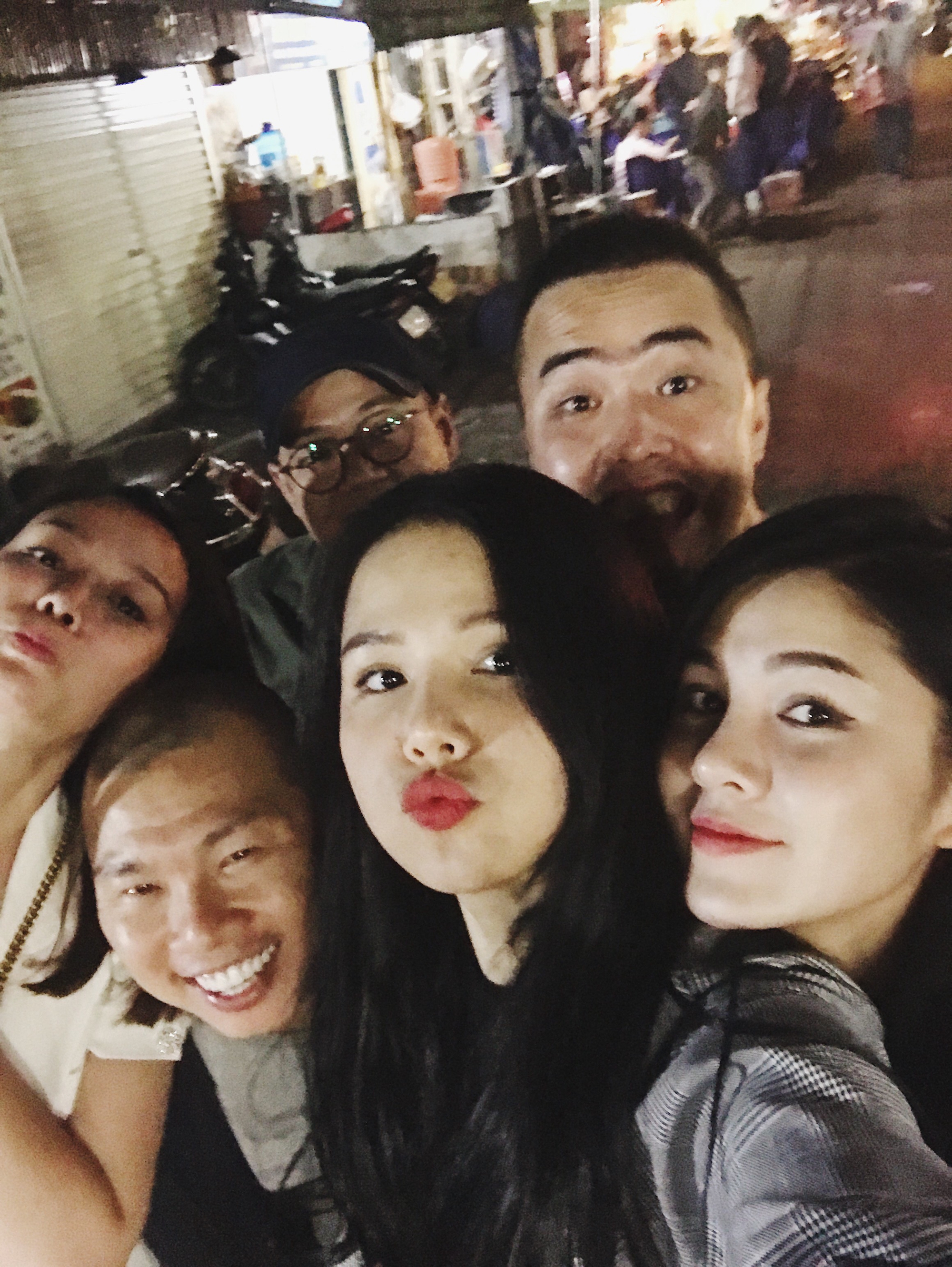 D&agrave;n diễn vi&ecirc;n Gh&eacute;t th&igrave; y&ecirc;u th&ocirc;i cực đ&aacute;ng y&ecirc;u qua loạt ảnh hậu trường - Ảnh 8.