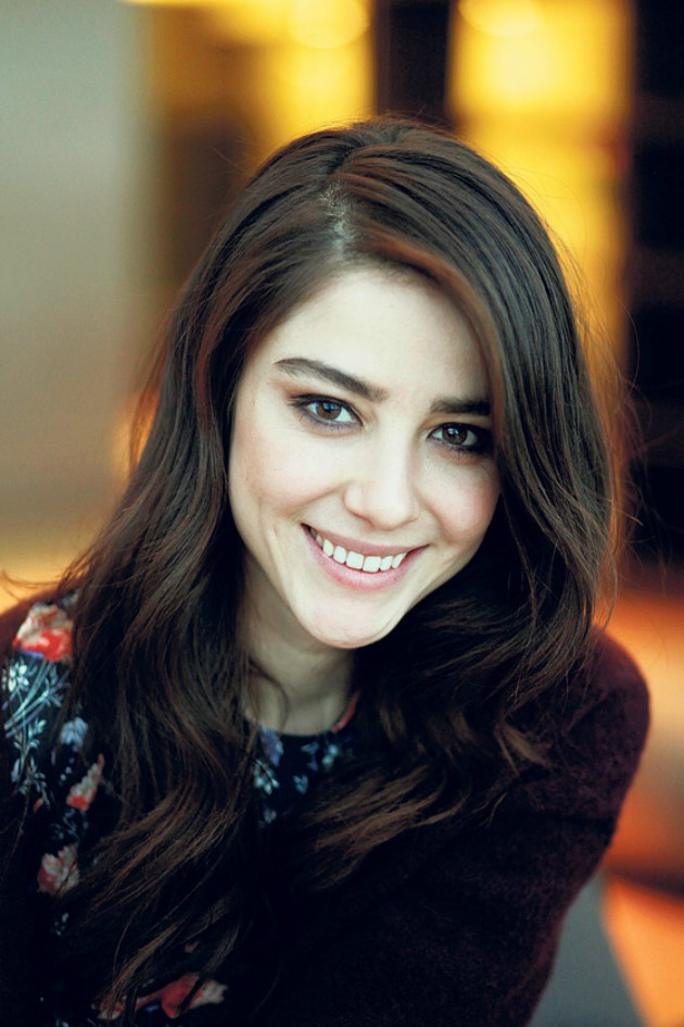 Nhan sắc đầy m&ecirc; hoặc của nữ diễn vi&ecirc;n ch&iacute;nh phim M&ugrave;a anh đ&agrave;o - Ảnh 6.