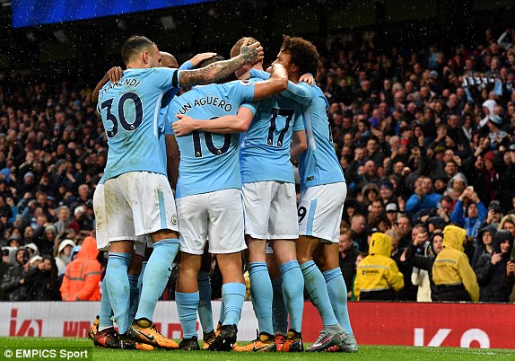 VIDEO Man City 3-0 Burnley: Thắng nhẹ nhàng, vững vàng ngôi đầu - Ảnh 2.