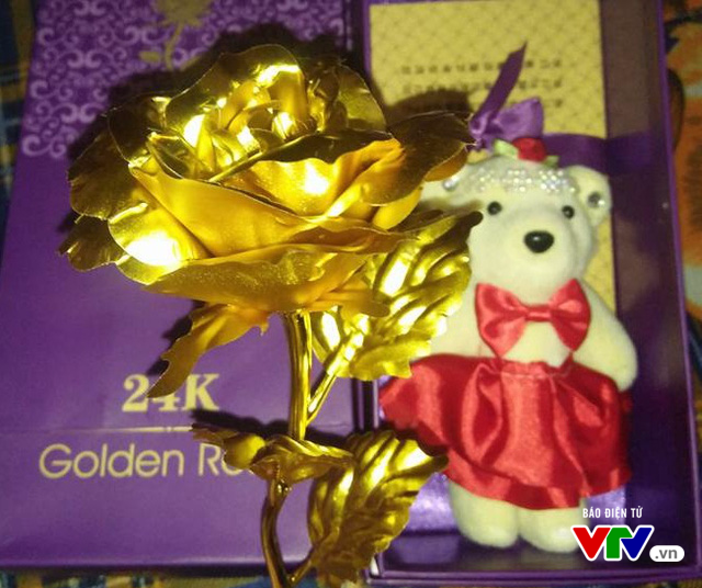 Sôi động thị trường quà tặng mùa Valentine - Ảnh 3.