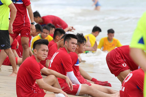 U20 Việt Nam rèn thể lực ở Nha Trang trước khi gút quân dự VCK U20 World Cup 2017 - Ảnh 3.