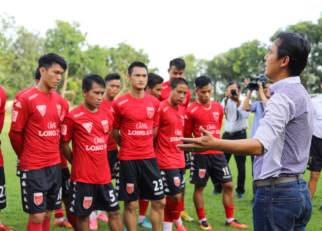 17h00 hôm nay (25/2), VTV6 trực tiếp bóng đá V.League 2017: Long An - Hoàng Anh Gia Lai - Ảnh 1.