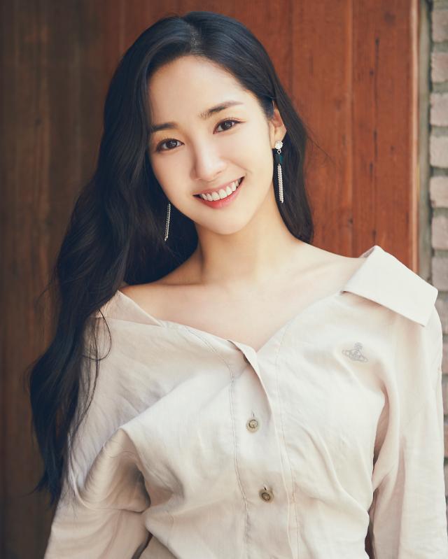 Nữ hoàng dao kéo Park Min Young muốn đóng phim hài lãng mạn - Ảnh 1.