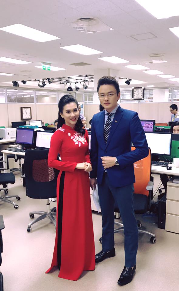 BTV Thời sự 19h gây sốt khi giống diễn viên Bảo Thanh như hai chị em - Ảnh 3. BTV Thời sự 19h gây sốt khi giống diễn viên Bảo Thanh như hai chị em - Ảnh 3.