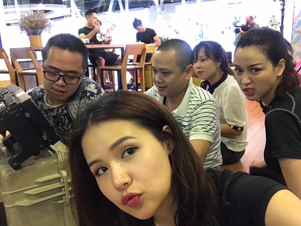 D&agrave;n diễn vi&ecirc;n Gh&eacute;t th&igrave; y&ecirc;u th&ocirc;i cực đ&aacute;ng y&ecirc;u qua loạt ảnh hậu trường - Ảnh 13.