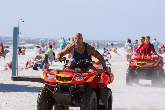 Giải nhiệt đầu hè với Baywatch của The Rock - Ảnh 5.