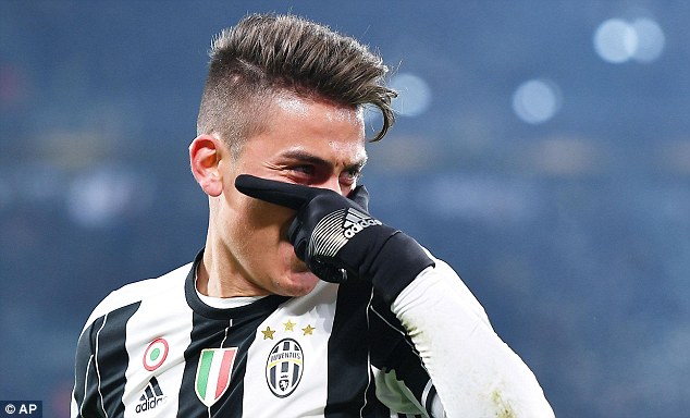 Dybala dính nghi án lăng mạ HLV Allegri - Ảnh 1.