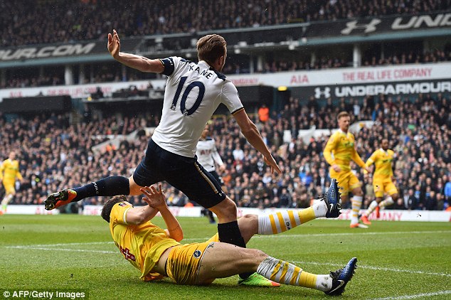 Giành vé bán kết FA Cup, Tottenham phải trả giá cực đắt... - Ảnh 1.