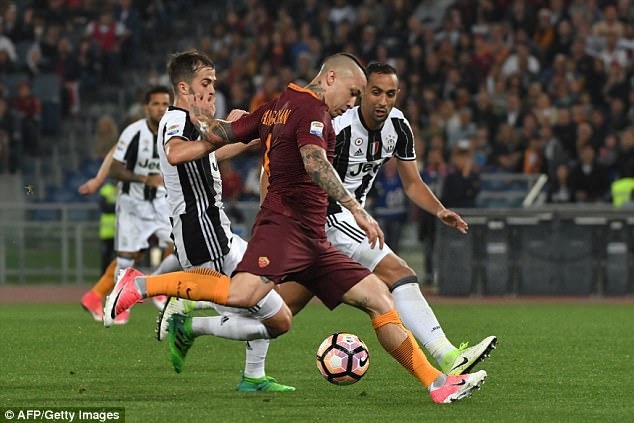 Kết quả bóng đá châu Âu tối 14, rạng sáng 15/5: Roma 3-1 Juventus, Real Madrid 4-1 Sevilla - Ảnh 3.