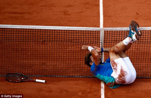 Thắng chóng vánh Marin Cilic, Stan Wawrinka vào bán kết Pháp mở rộng 2017 - Ảnh 1.