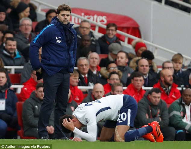 Dư âm Arsenal 2-0 Tottenham: Thua trận, HLV Pochettino đổ lỗi trọng tài - Ảnh 1.